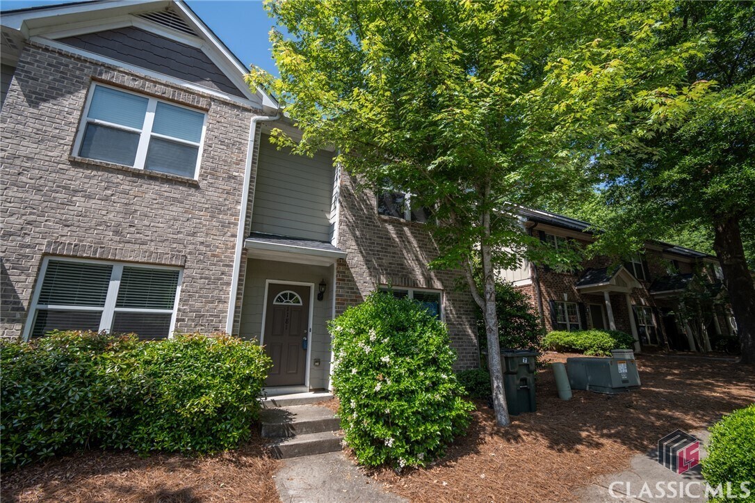 Primary Photo - 1450 Binghampton Cir