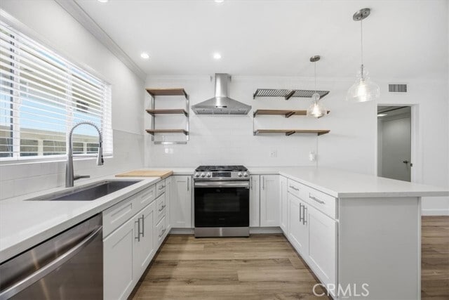 Building Photo - 241 S Barrington Ave