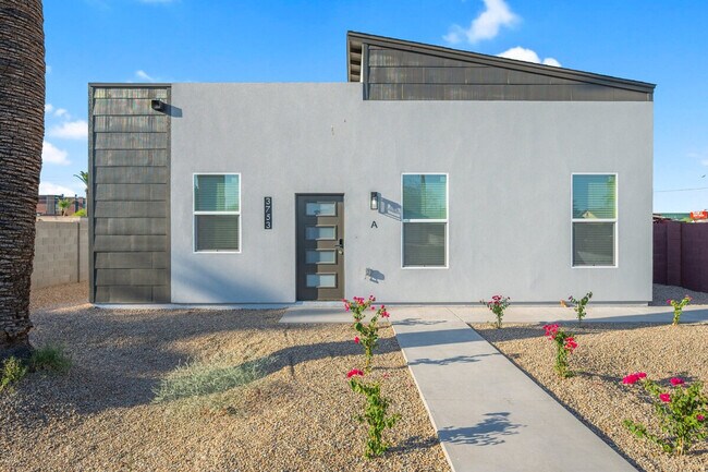 Foto del edificio - 3739 E Taylor St