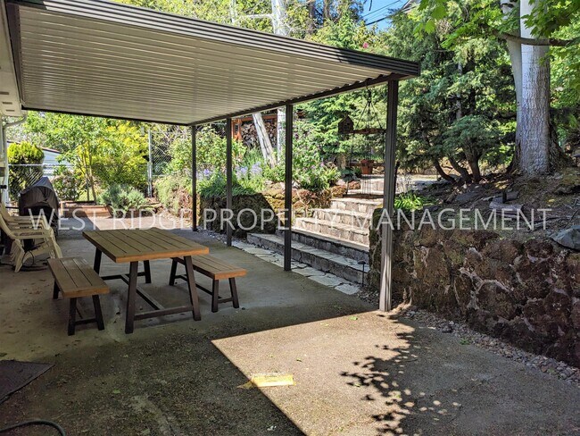 Building Photo - 4309 SE Flavel St