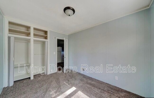 Foto del edificio - 350 S 38th St