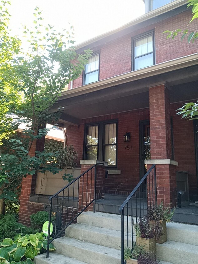 751 City Park Ave Unit 751, Columbus, OH 43206 Condo for Rent in