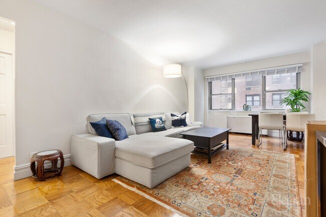 Foto del edificio - 211 E 53rd St