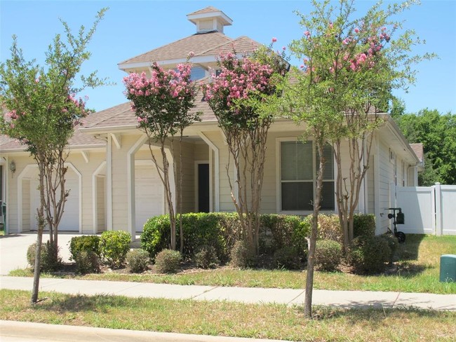 Building Photo - 1401 Stone Mountain Pkwy