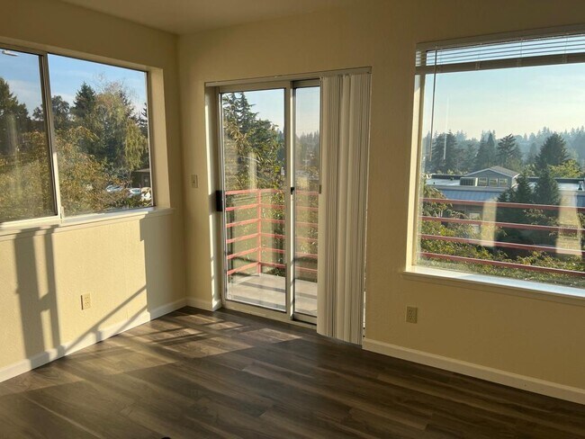 Building Photo - JW Wedgwood - 2 bedrooms