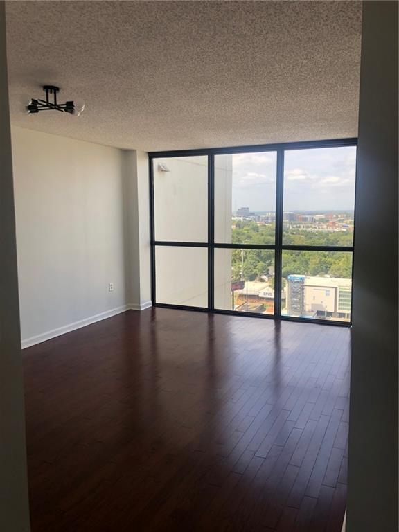 Foto del edificio - 1280 W Peachtree St NW