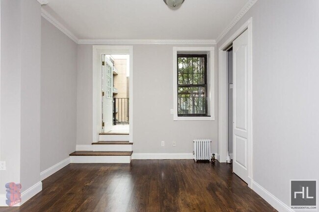 Building Photo - Avail July 1 | 10TH AVE Across from HK Park: 1BR w/High-End Finishes, Private Balcony, W/D & NO B...