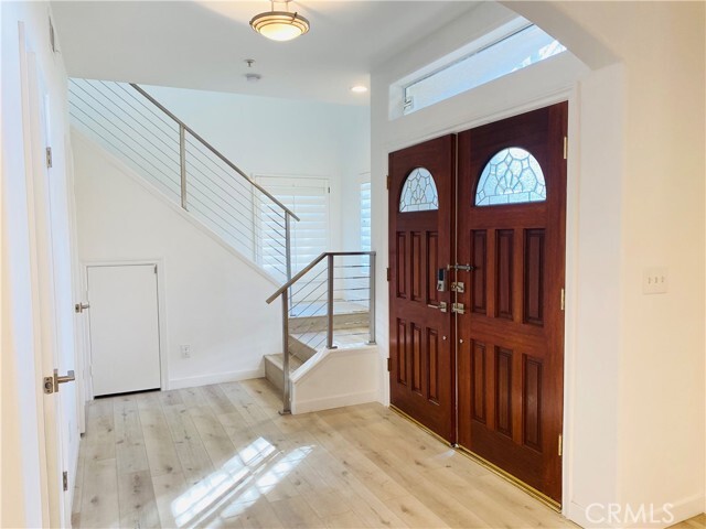 Primary Photo - 33 Genoa St