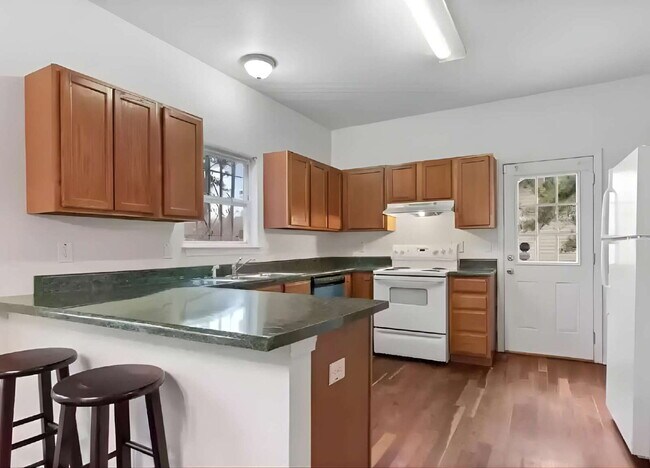 Foto del edificio - Westside central located comfortable & spacious Intown Atlanta House w/Porch