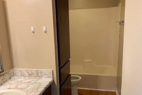 Foto del edificio - Loggins Court Apartments