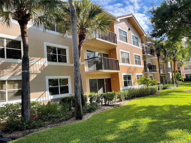 Foto del edificio - 9033 Wiles Rd
