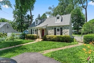 Building Photo - 7312 Poplar Ct