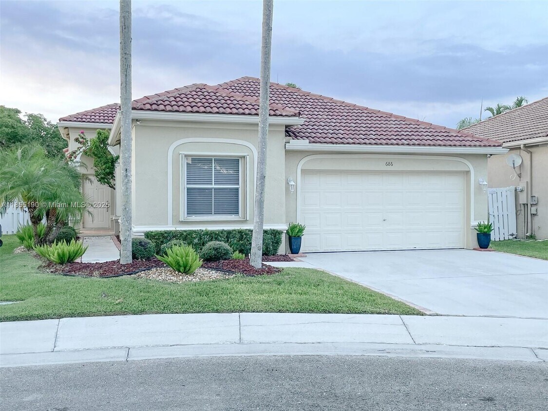 Foto principal - 686 Maplewood Ct