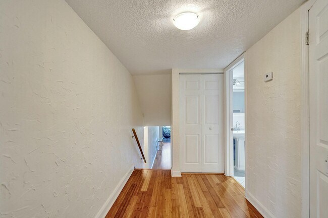 Foto del edificio - 755 Dotterel Rd