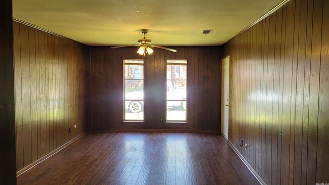 Building Photo - 1 Sagewood Ct