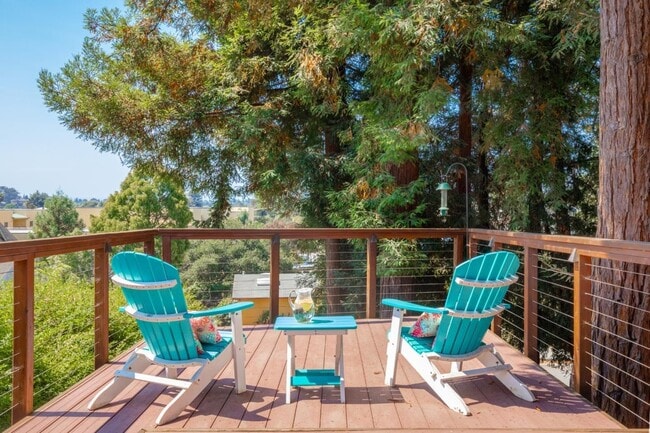 Building Photo - 114 Fairbanks St