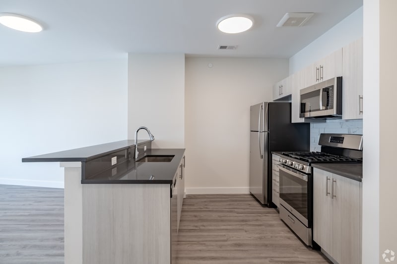 Foto principal - 72 S Essex Ave
