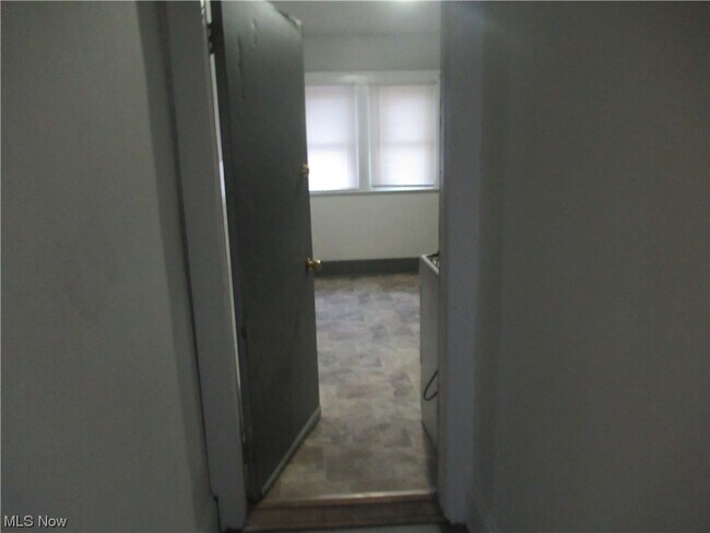 Building Photo - 3366 W 94th St