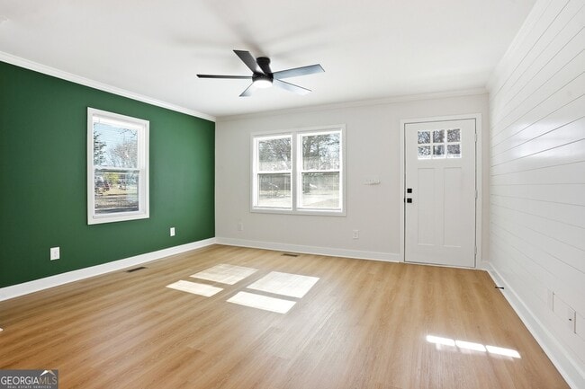 Photo - 127 Perry St House