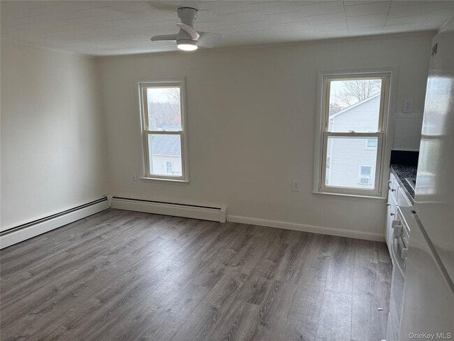 Building Photo - 102 S John St