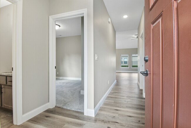 Foto del edificio - 1608 Delane Dr