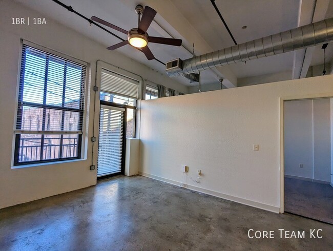 Foto del edificio - Loft with balcony in Crossroads