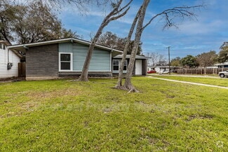 Building Photo - 1002 Sumner Dr