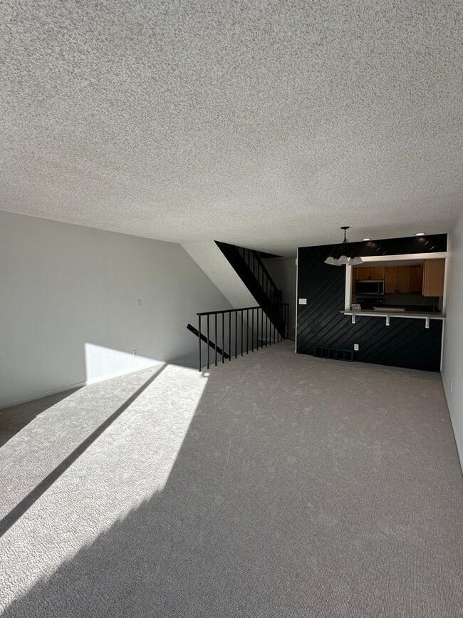 Foto del edificio - 2 Bedroom, 2 1/2 Bathroom Townhome located near hospitals and colleges!