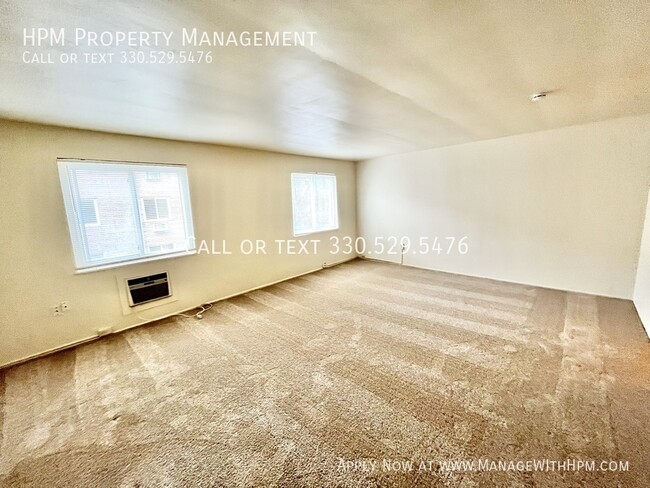 Building Photo - Spacious Three-Bedroom Apartment for Rent