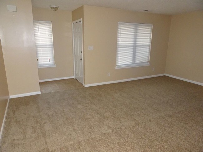 Foto del edificio - Two Level Townhome in Grand Lakes