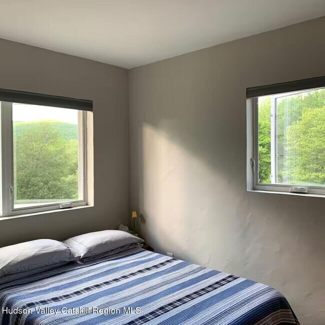 Foto del edificio - 501 Cold Brook Rd