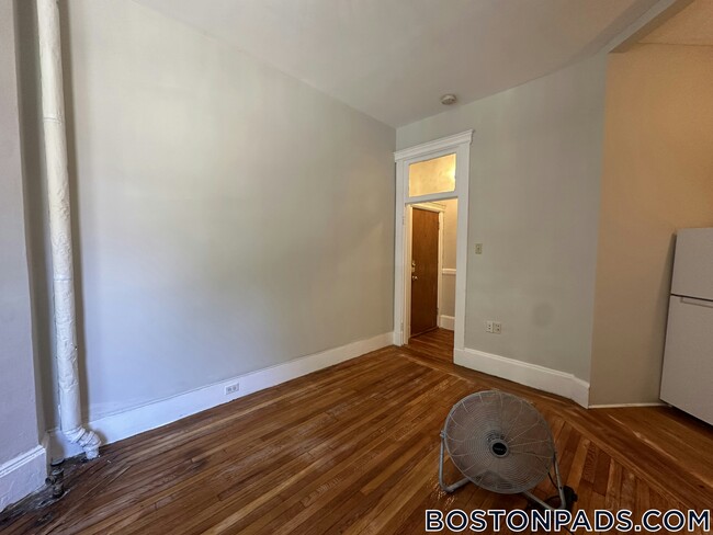 Building Photo - 38 Hemenway St