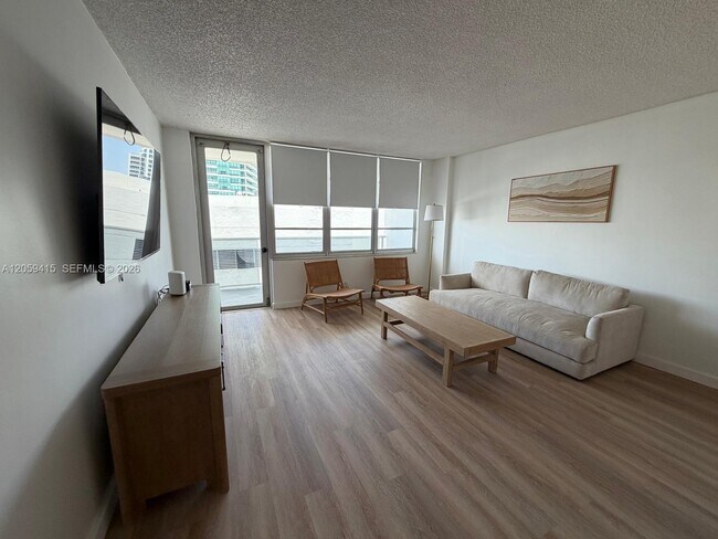 Foto del edificio - 3725 S Ocean Dr