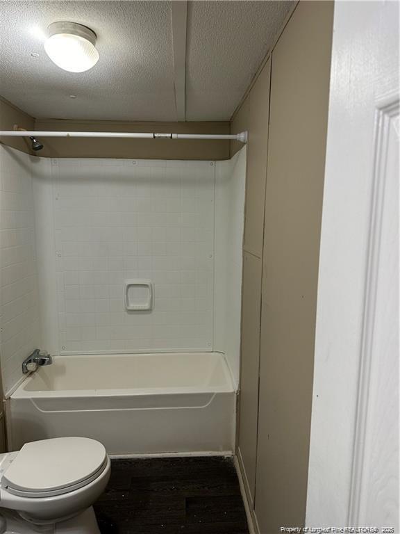 Foto del edificio - 6326 Crestwood Ave