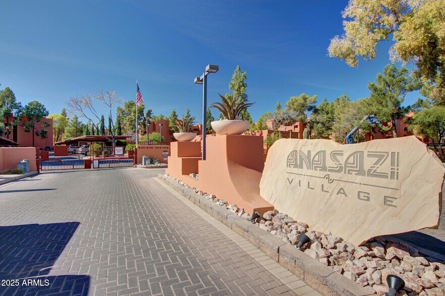 Foto principal - 4303 E Cactus Rd