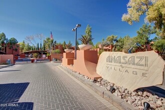 Building Photo - 4303 E Cactus Rd