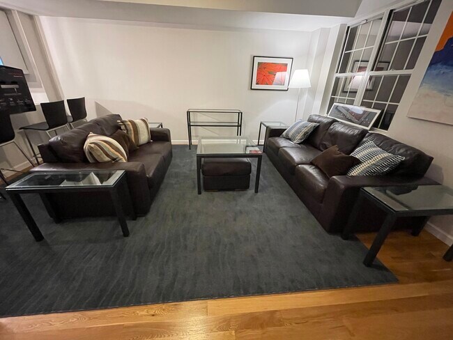 Furnished Livingroom - 1116 Buttonwood St