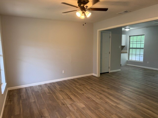 Foto del edificio - 3311 Garden Valley Rd