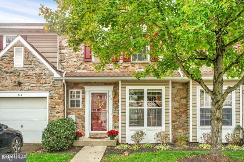 Primary Photo - 2 br, 1.5 bath Townhome - 313 ASPEN DR