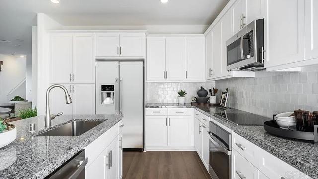 Building Photo - 31675 Vivianite Dr