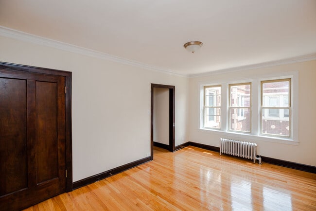 Building Photo - 2105 Grove Ave