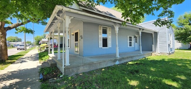 Building Photo - 348 E Franklin St