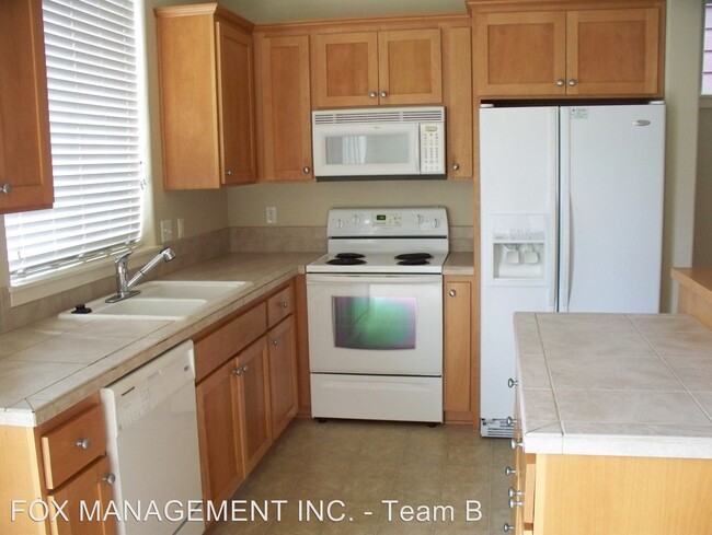 Building Photo - 3 br, 2.5 bath House - 7438 SE Jack Rd