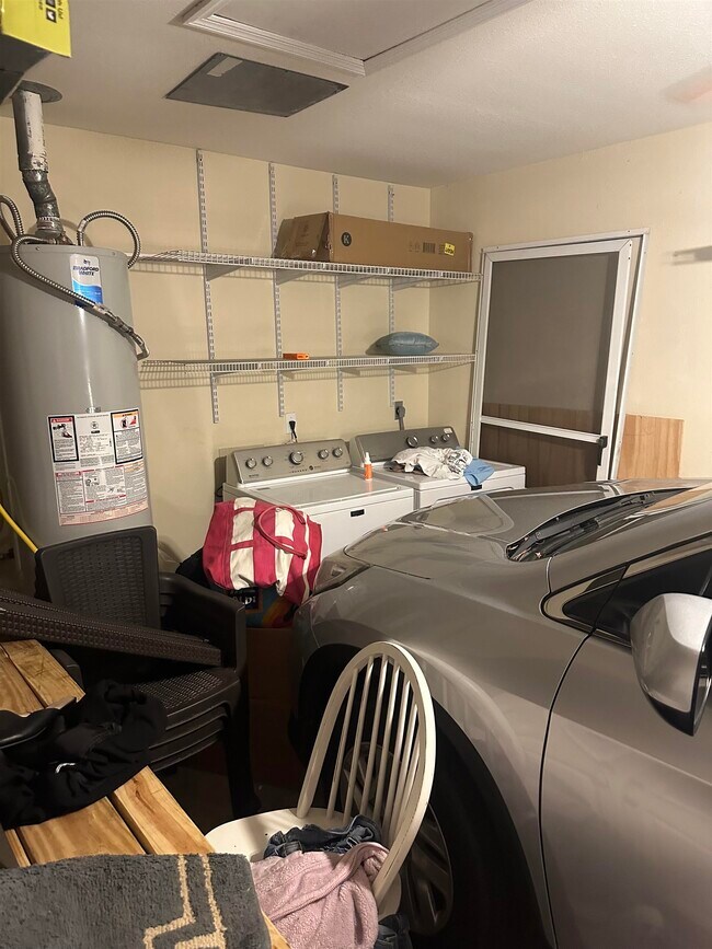 Foto del edificio - 3140 Camelliawood Cir W