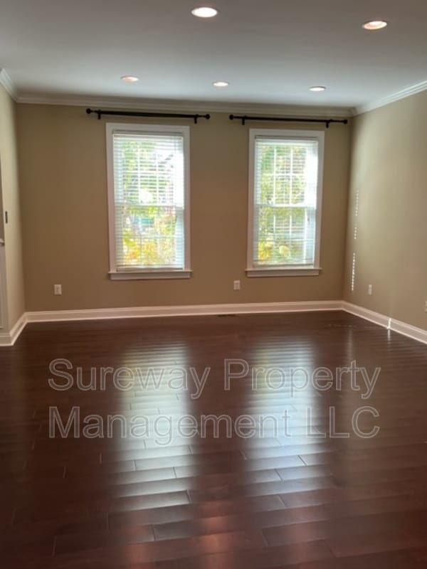 Building Photo - 53 Malsbury St