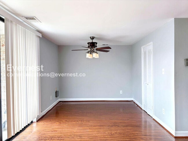 Foto del edificio - 3314 Huntley Sq Dr