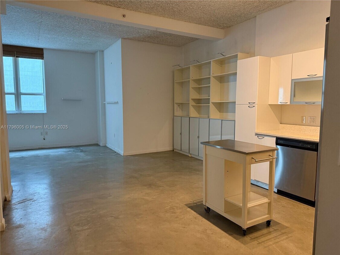 Foto principal - 234 NE 3rd St