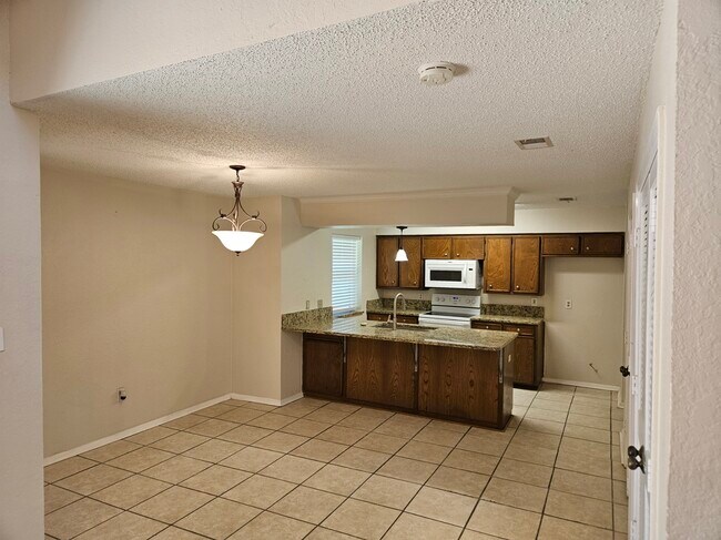 Photo - 1518 High Point Dr House