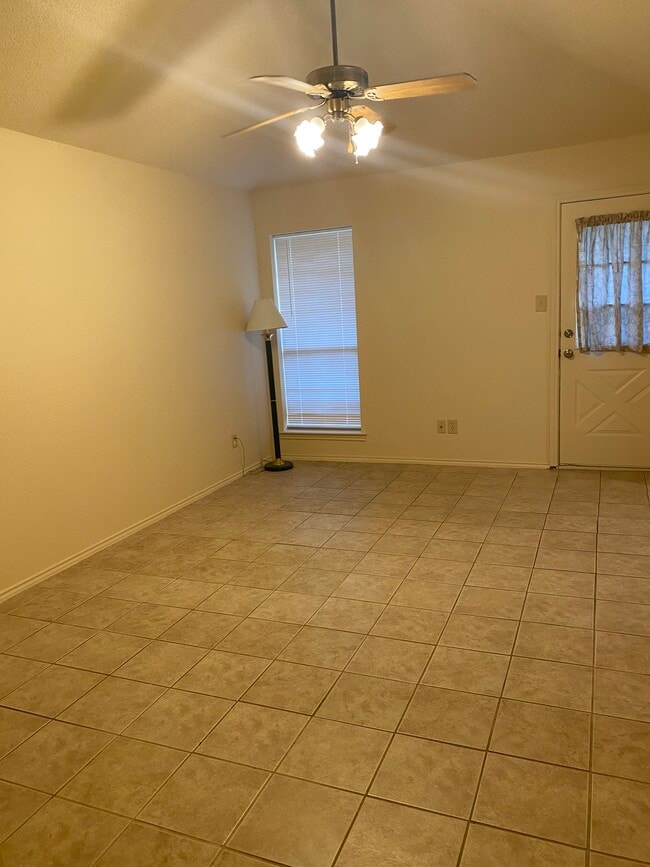 Building Photo - 201 Brook Cir