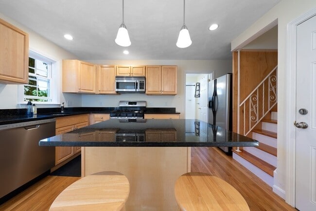 Building Photo - 24 Wilton St